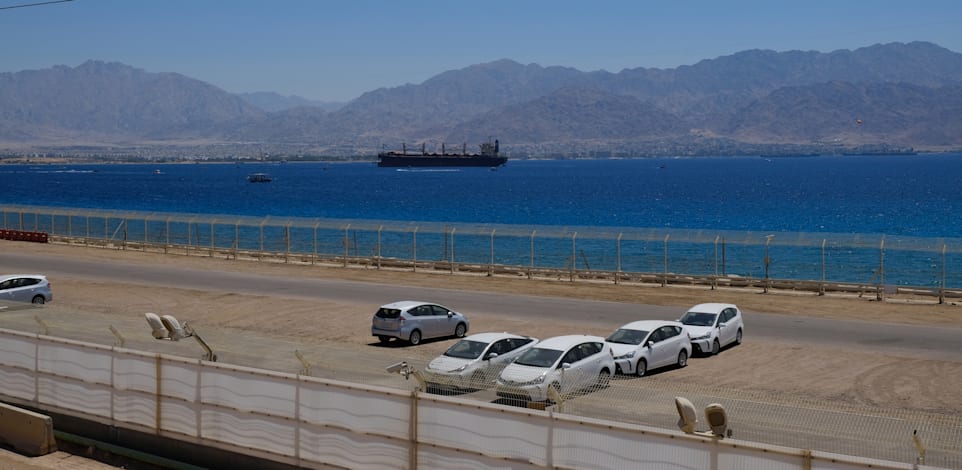 רכבים בנמל אילת / צילום: איל יצהר