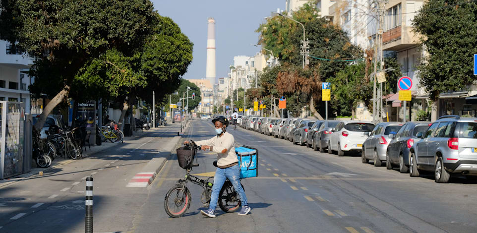 רחוב ריק בת"א בזמן הסגר השלישי / צילום: איל יצהר