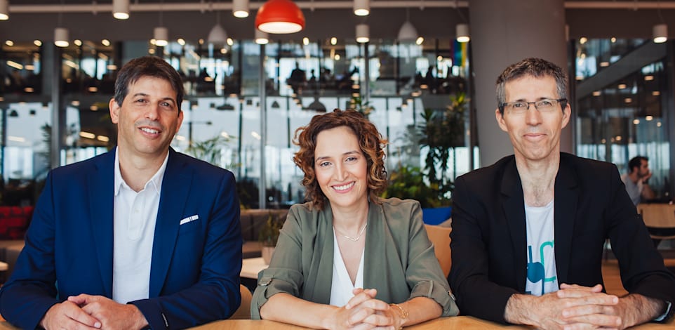 מימין: ראובן דרונג, עינת גז, עופר הרמן, מייסדי פאפאיה גלובל / צילום: Ira Prokhorov