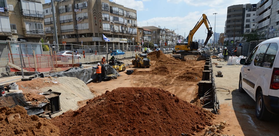 עבודות הרכבת הקלה באזור בני ברק / צילום: איל יצהר