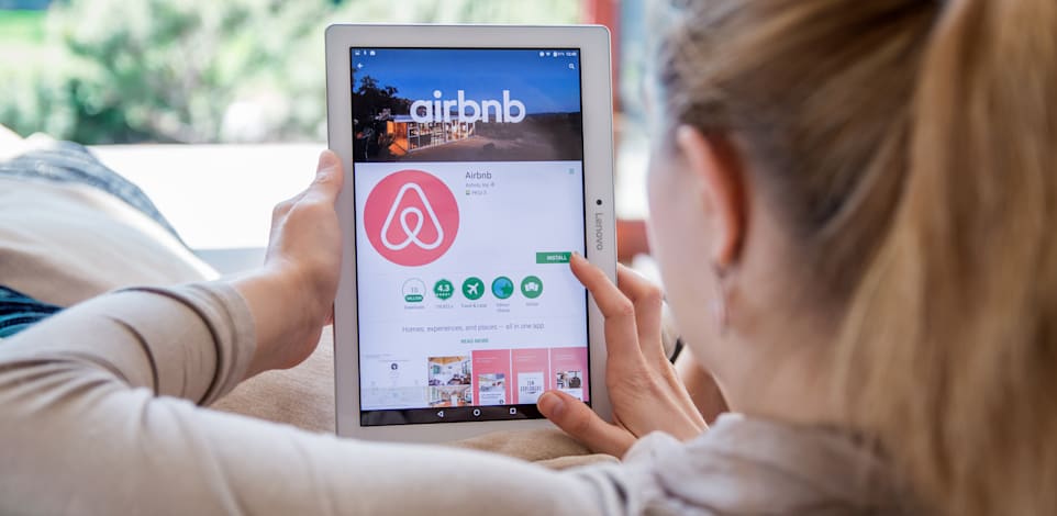 אפליקציית airbnb להשכרת דירות לטווח קצר / צילום: Shutterstock