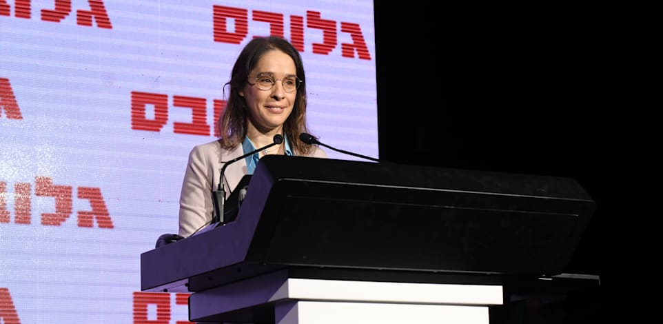 אלונה בר און, מו''לית גלובס / צילום: איל יצהר אלונה בר און, מו''לית גלובס / צילום: איל יצהר