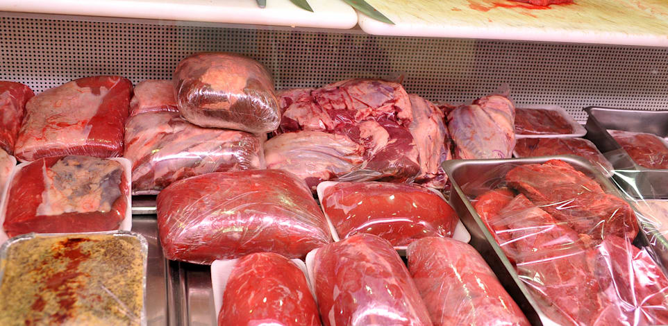 בשר בסופרמרקט / צילום: תמר מצפי
