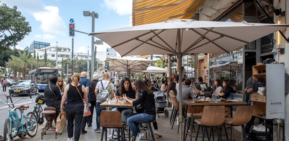 מסעדה ברחוב דיזנגוף, תל אביב / צילום: כדיה לוי