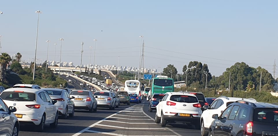 פקק על כביש 4 / צילום: גיא ליברמן
