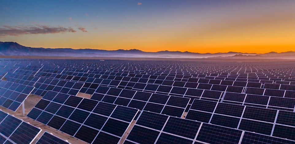 פאנלים סולאריים / צילום: Shutterstock, abriendomundo