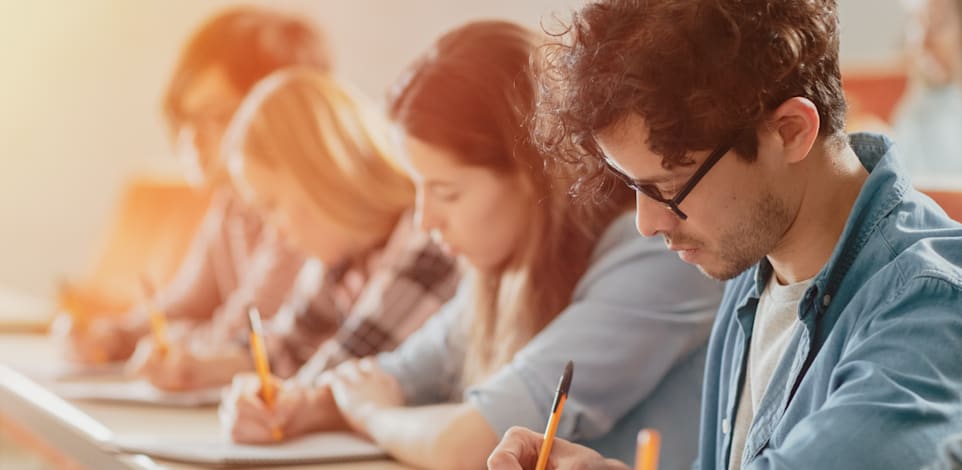 נבחנים בבחינה / אילוסטרציה: Shutterstock