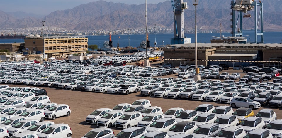 כלי רכב בנמל אילת / צילום: Shutterstock