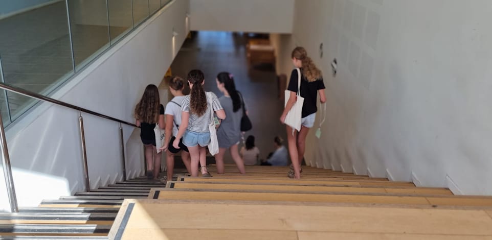 תלמידות בבית הספר למפונים בעמק הירדן / צילום: מועצה אזורית עמק הירדן