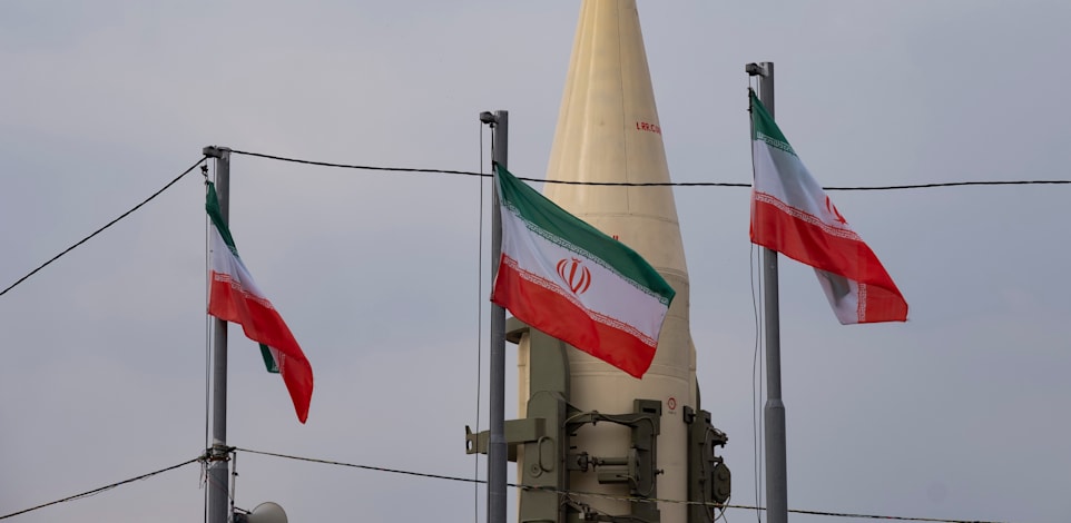 טיל בליסטי באיראן. האם טהרן חותרת להסכם אמיתי? / צילום: Reuters, Morteza Nikoubazl