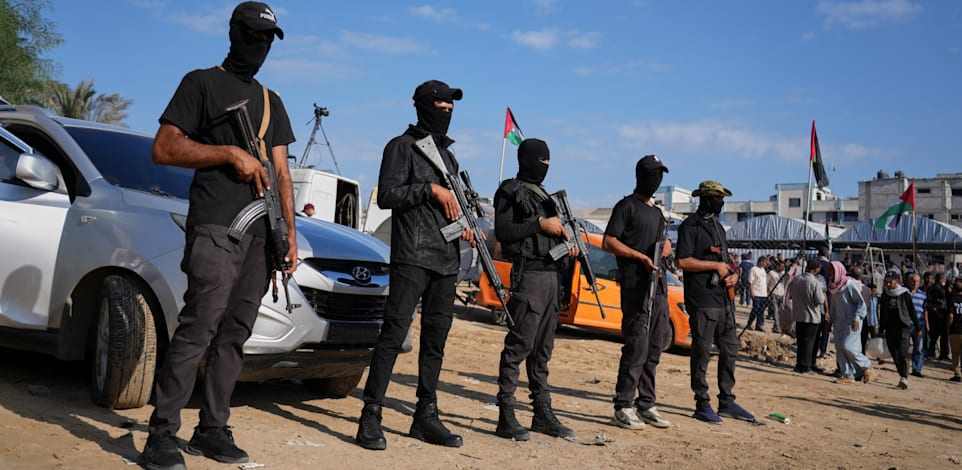 מחבלי חמאס בעזה / צילום: ap, Jehad Alshrafi