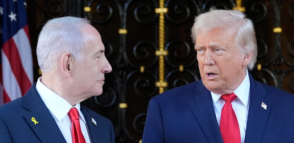 דונלד טראמפ ובנימין נתניהו בפגישתם במאר-א-לגו / צילום: AP, Alex Brandon