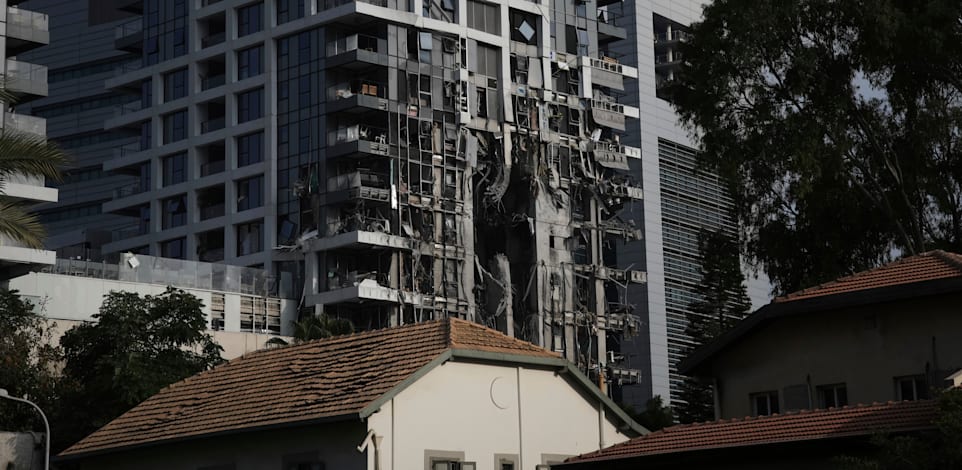 מגדלי דה וינצ'י לאחר הפגיעה / צילום: AP, Leo Correa