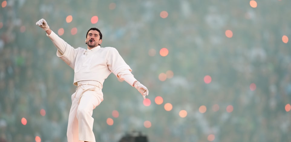 לא נסוג ולא התנצל. באד באני מופיע בסופרבול השבוע / צילום: Reuters, Imagn Images