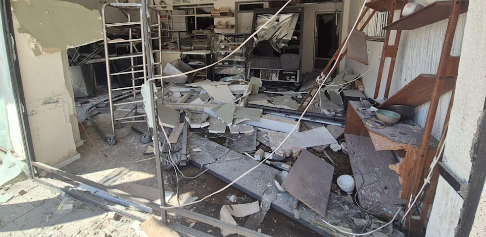 ההרס מהפגיעה של טיל איראני בתל אביב / צילום: אלה לוי וינרייב