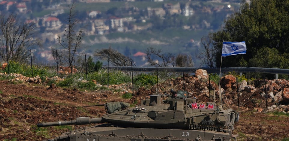 טנק ישראלי סמוך לגבול עם לבנון / צילום: ap, Ariel Schalit