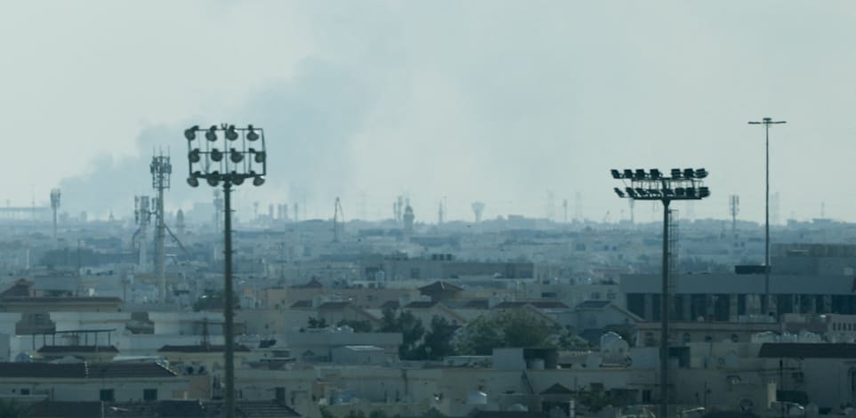 עשן בדוחא לאחר מתקפה איראנית