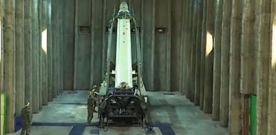 טיל בעיר תת־קרקעית באיראן / צילום: מתוך פרסומים בתקשרת האיראנית. נאספו על ידי טל ענבר