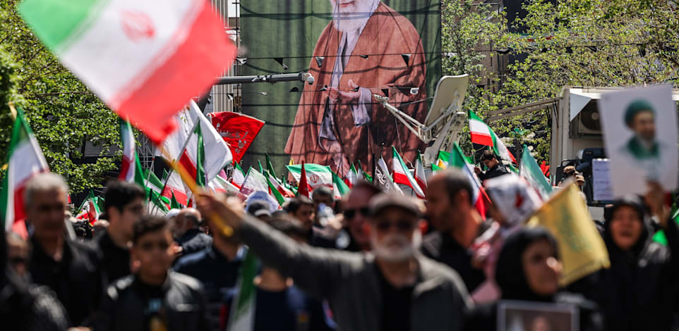 שינוי משטר? 40 ימים למות ח'אמנאי בטהרן / צילום: Reuters, Asgaripour Ma