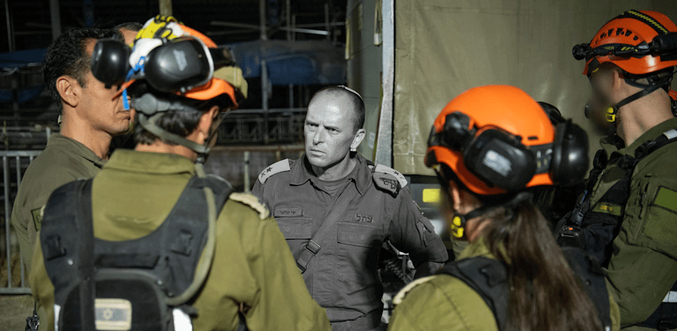 שי קלפר.  האיש שלוחץ על כפתור החירום של המדינה / צילום: דובר צה''ל