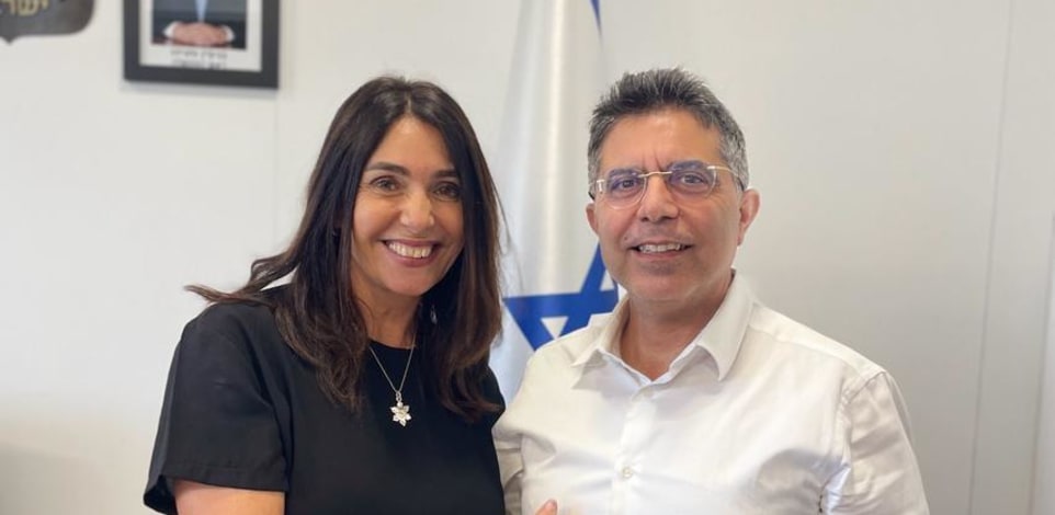 אבנר פלור עם שרת התחבורה מירי רגב / צילום: דוברות משרד התחבורה