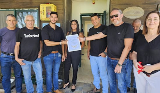 אנשי עמותת נירים והראל טכנולוגיות באירוע גזירת הסרט / צילום: שירה ארז, עמותת נירים אנשי עמותת נירים והראל טכנולוגיות באירוע גזירת הסרט / צילום: שירה ארז, עמותת נירים