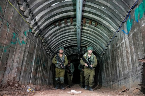 כוחות צה''ל סורקים מנהרות חמאס סמוך למעבר ארז / צילום: Associated Press, Ariel Schalit כוחות צה''ל סורקים מנהרות חמאס סמוך למעבר ארז / צילום: Associated Press, Ariel Schalit