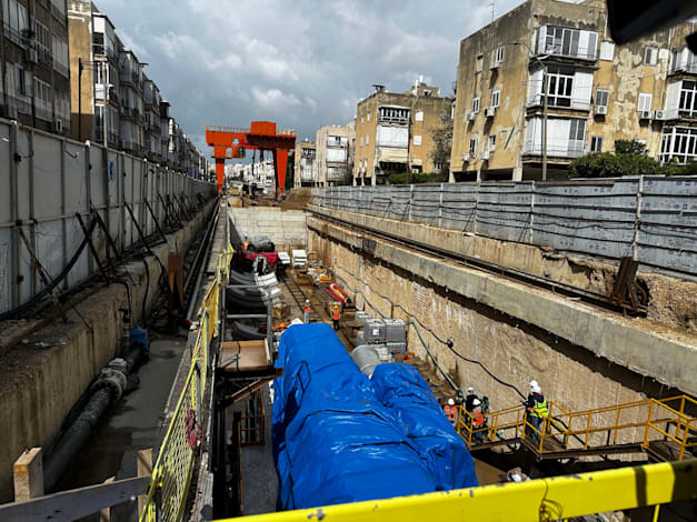 עבודות על הקו הירוק של הרכבת הקלה / צילום: בר לביא עבודות על הקו הירוק של הרכבת הקלה / צילום: בר לביא