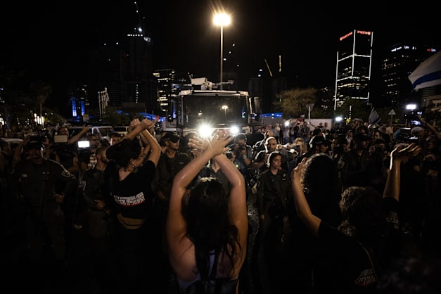 הפגנה בתל אביב, הלילה / צילום: Reuters, Mostafa Alkharouf
