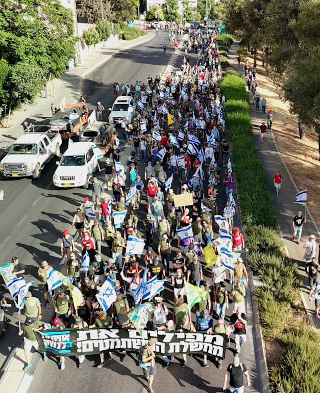 צעדת ''אחים לנשק'' בירושלים / צילום: אמיר גולדשטיין