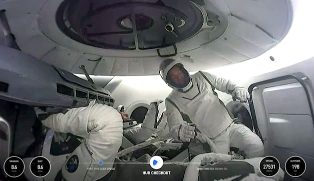 צוות פולאריס דון, מסע החלל הראשון המורכב מאזרחים בלבד / צילום: ap, SpaceX צוות פולאריס דון, מסע החלל הראשון המורכב מאזרחים בלבד / צילום: ap, SpaceX