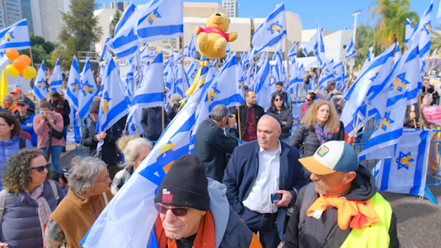 פעימת החללים הראשונה, כיכר החטופים / צילום: אדר איל Adar Eyal פעימת החללים הראשונה, כיכר החטופים / צילום: אדר איל Adar Eyal