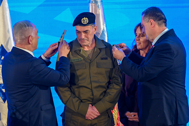 הרמטכ''ל לצד אשתו בטקס הענקת הדרגות שלו / צילום: קובי גדעון / לע''מ הרמטכ''ל לצד אשתו בטקס הענקת הדרגות שלו / צילום: קובי גדעון / לע''מ