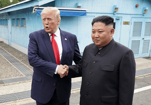 פגישת דונלד טראמפ וקים ג'ונג און ב־2019 / צילום: Reuters, KEVIN LAMARQUE פגישת דונלד טראמפ וקים ג'ונג און ב־2019 / צילום: Reuters, KEVIN LAMARQUE