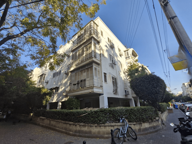 הבניין בסמטת נ''ס פינת ארבע ארצות בתל אביב / צילום: ירון רוזנבוים הבניין בסמטת נ''ס פינת ארבע ארצות בתל אביב / צילום: ירון רוזנבוים
