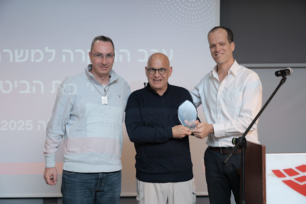 עמית פרסיקו, רוג'ר גראס, ירון רביד / צילום: אילן פליבה עמית פרסיקו, רוג'ר גראס, ירון רביד / צילום: אילן פליבה
