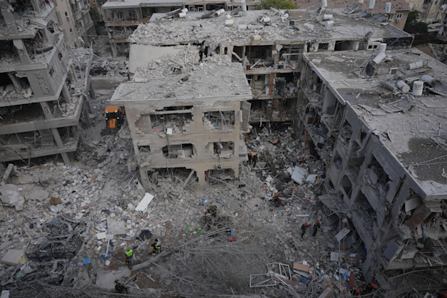 הפגיעה בבת ים במבצע ''עם כלביא'' / צילום: ap, Ariel Schalit