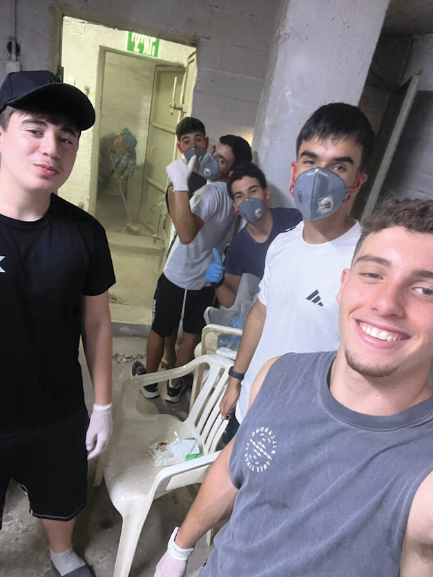 מתנדבי ג'סטה / צילום: עמותת ג'סטה מתנדבי ג'סטה / צילום: עמותת ג'סטה