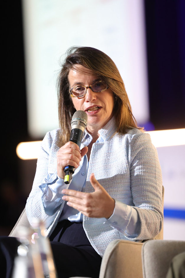 לימור בקר בוועידת ישראל לעסקים / צילום: שלומי יוסף