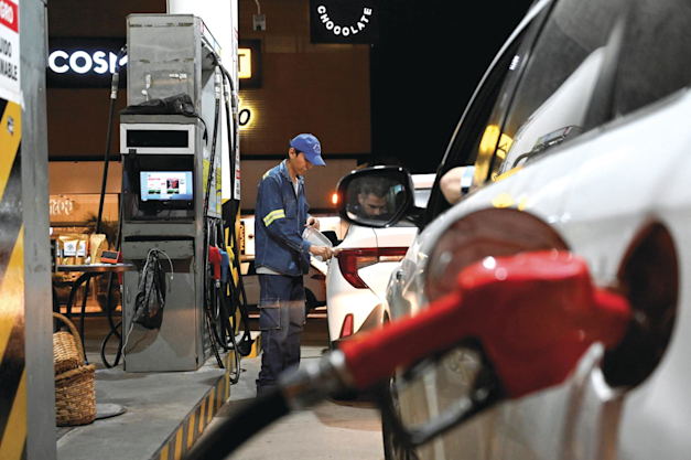 בוליביה. בוטלו סובסידיות על הדלק / צילום: Reuters, Claudia Morales בוליביה. בוטלו סובסידיות על הדלק / צילום: Reuters, Claudia Morales