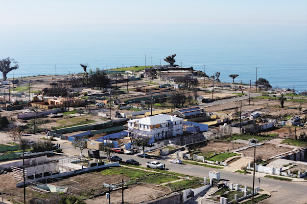 הבית הראשון ששוקם. אינו מוצע למכירה / צילום: Reuters, Daniel Cole הבית הראשון ששוקם. אינו מוצע למכירה / צילום: Reuters, Daniel Cole