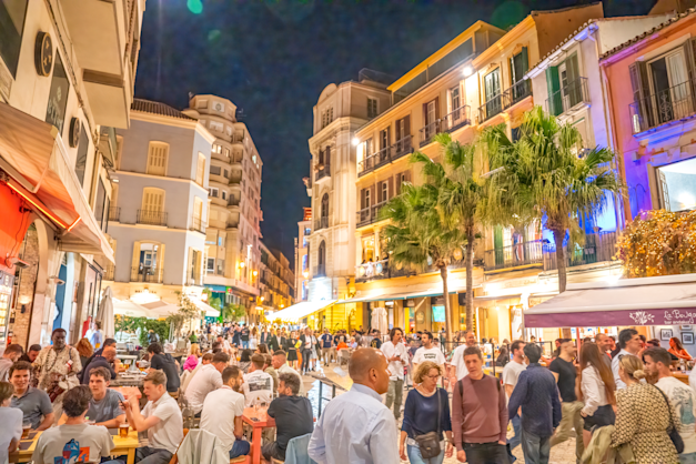 מלגה בערב / צילום: Shutterstock