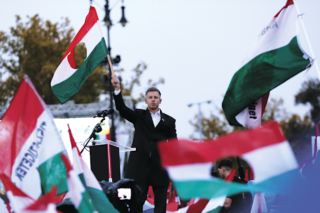 מגיאר בהפגנת 69 שנה למרד נגד ברית המועצות. מבטיח ''דף חדש'' / צילום: ap, Rudolf Karancsi