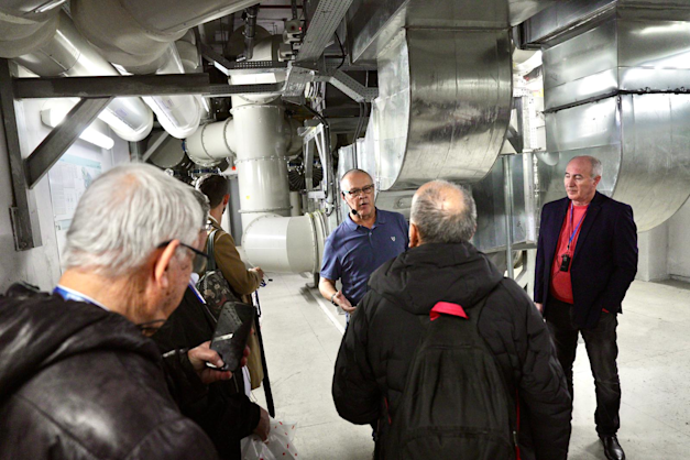 מתחת לתחנת אלנבי של הרכבת הקלה / צילום: כדיה לוי מתחת לתחנת אלנבי של הרכבת הקלה / צילום: כדיה לוי