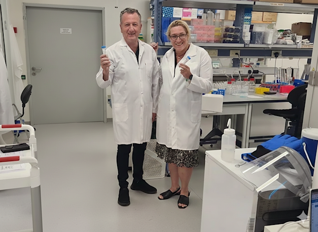 ד''ר רחלי אופיר, מנכ''לית ומדענית ראשית ושוקי הרקשוביץ, יזם החברה / צילום: באדיבות בטאלין