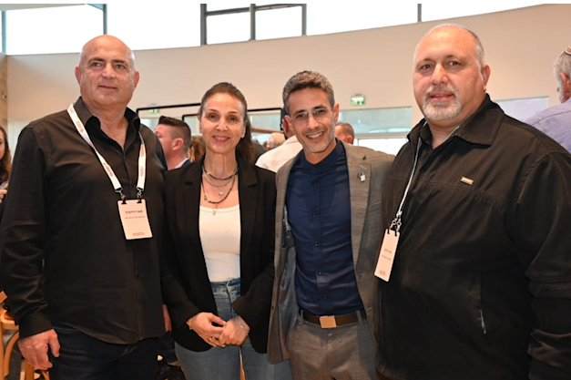 שריף ניג'ם, אביחי שטרן, מירב בן שימול ומשה דוידוביץ' / צילום: תמר מצפי שריף ניג'ם, אביחי שטרן, מירב בן שימול ומשה דוידוביץ' / צילום: תמר מצפי