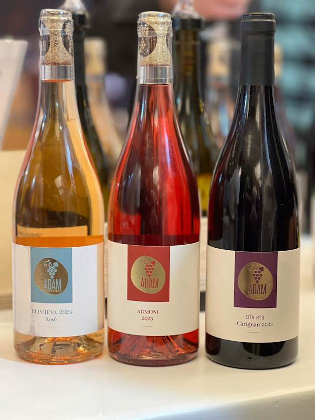 שלישיית הקריניאן של יקב אדם / צילום: ענת אגמון שלישיית הקריניאן של יקב אדם / צילום: ענת אגמון