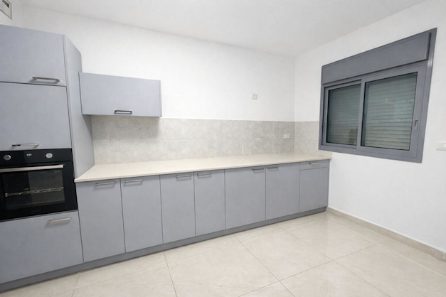 הדירה בדרך עכו בקרית ביאליק / צילום: דקלה ביבי