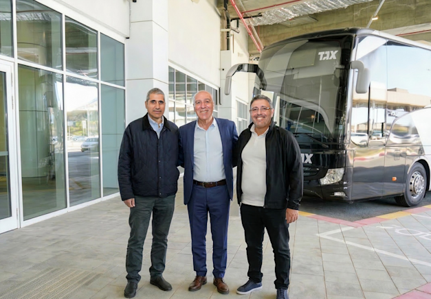 אבו, ראש עיריית אילת אלי לנקרי ויו''ר אגד אמיר לוי / צילום: ינאי ביטון