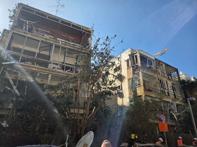 פגיעה בתל אביב, הבוקר / צילום: כבאות והצלה לישראל